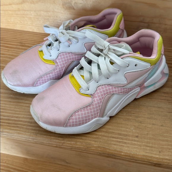 Pink Sneaker Bundle - Picture 2 of 3
